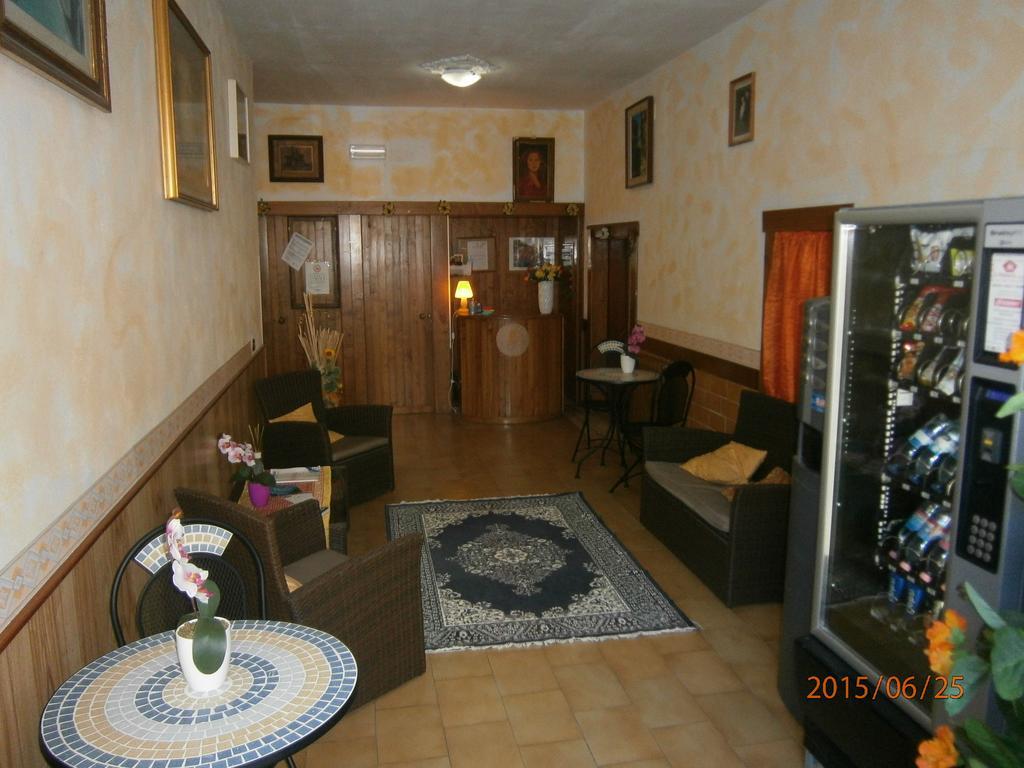 Albergo Il Cantuccio Bolano Exterior photo